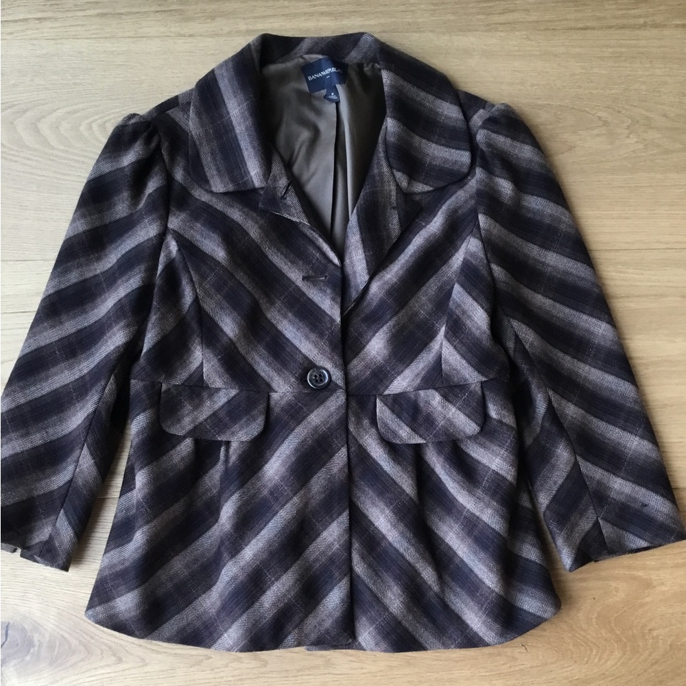 Banana Republic plaid blazer